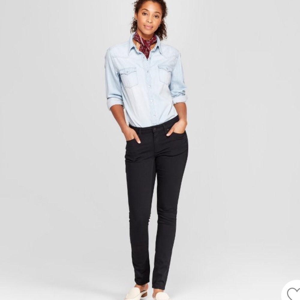 Universal Thread NWT Mid-Rise Curvy Skinny No Fade Black Jeans 2 | 26 Waist - Picture 12 of 12